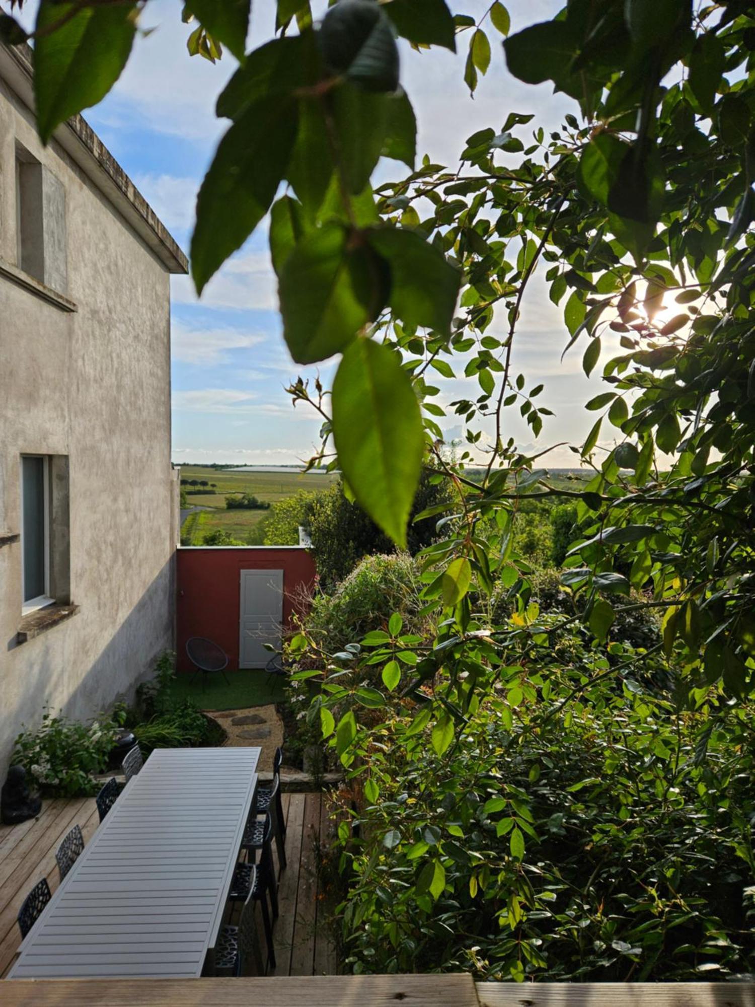 Confidences Escale A Brissac Bed & Breakfast Ngoại thất bức ảnh
